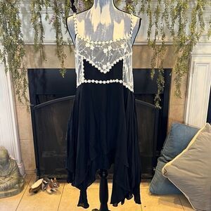 entro Women's M black w cream daisy lace front spaghetti straps uneven hem dress